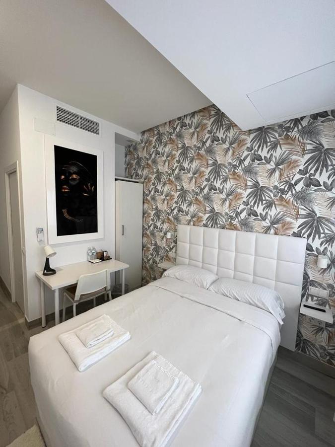 Habitacion Praga Style Madrid Buitenkant foto